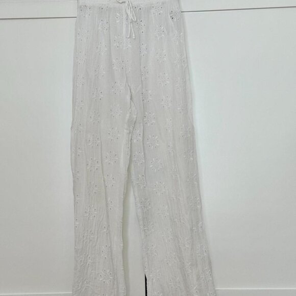 Abercrombie Set of White Eyelet Pull on Pants & Oversized Button Down Shirt - Picture 3 of 6